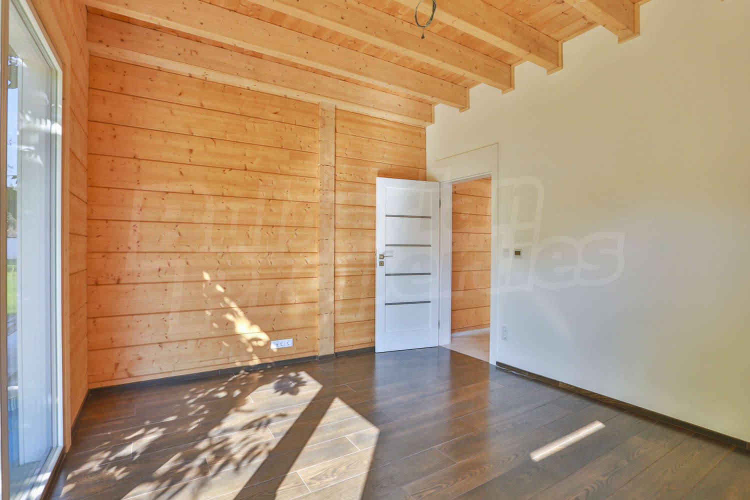 Gallery Picture 4