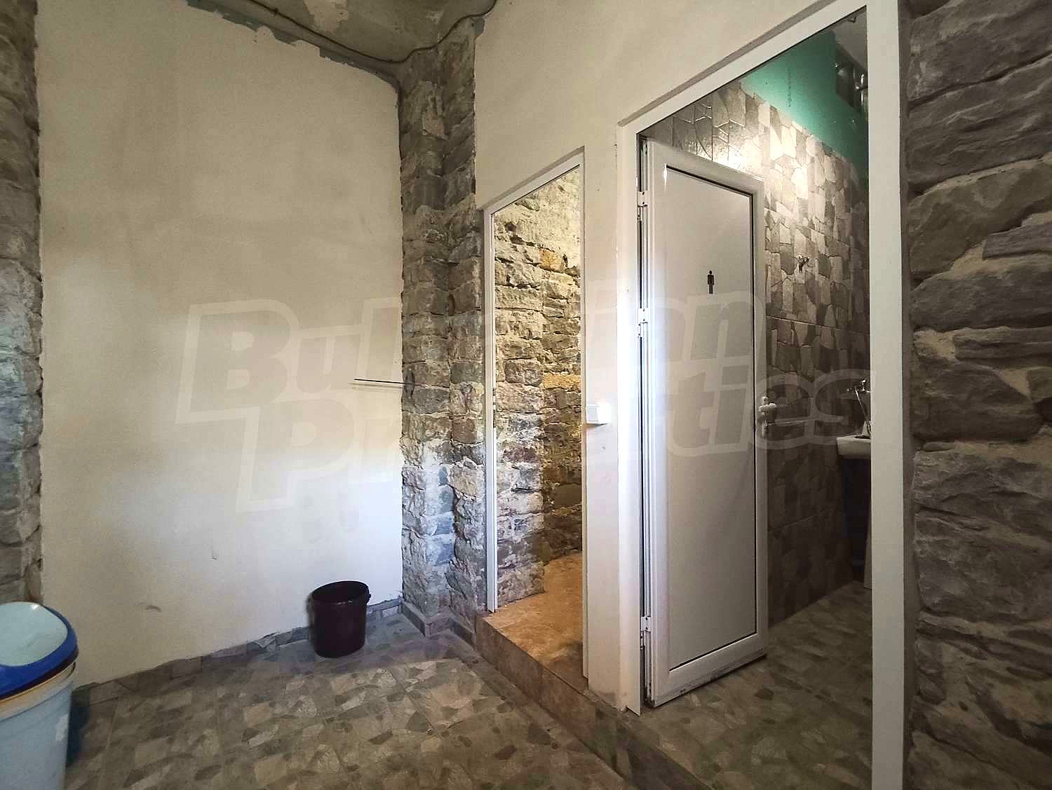 Gallery Picture 12