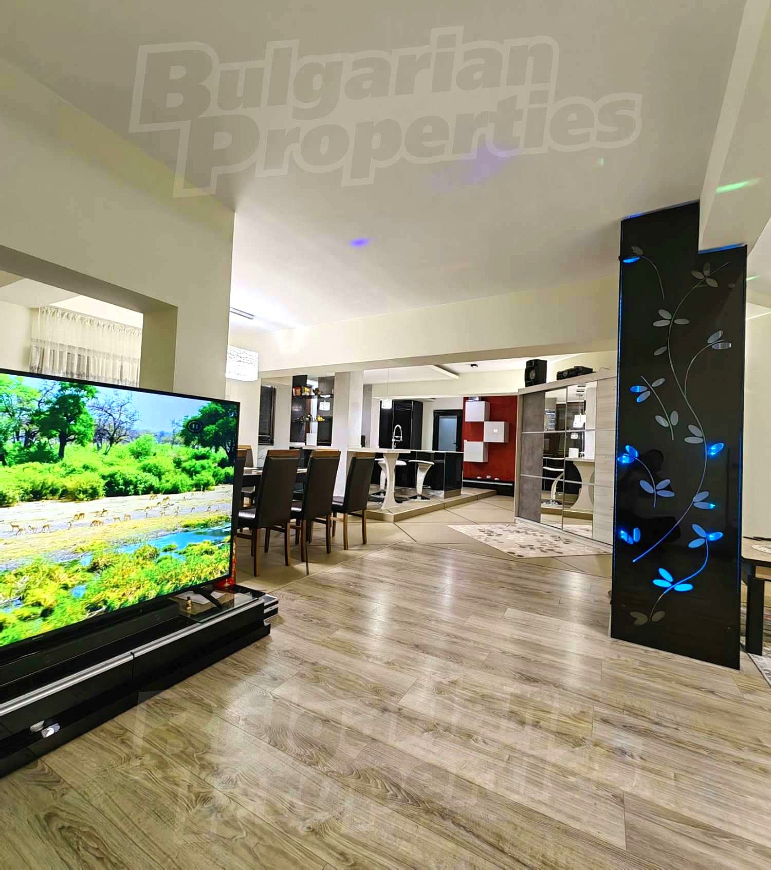 Gallery Picture 4