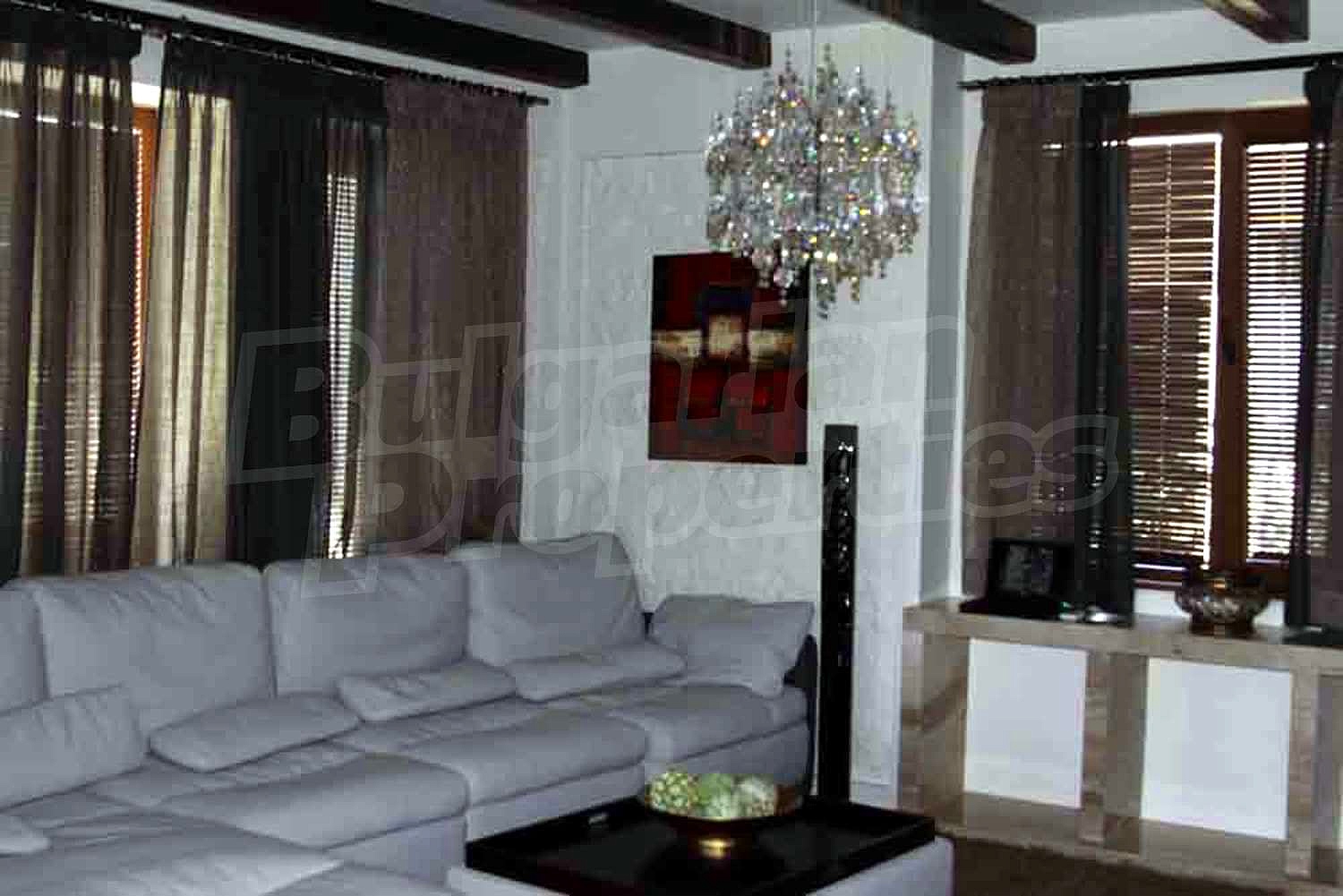 Gallery Picture 8