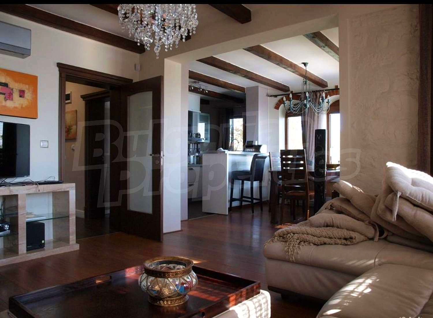 Gallery Picture 5