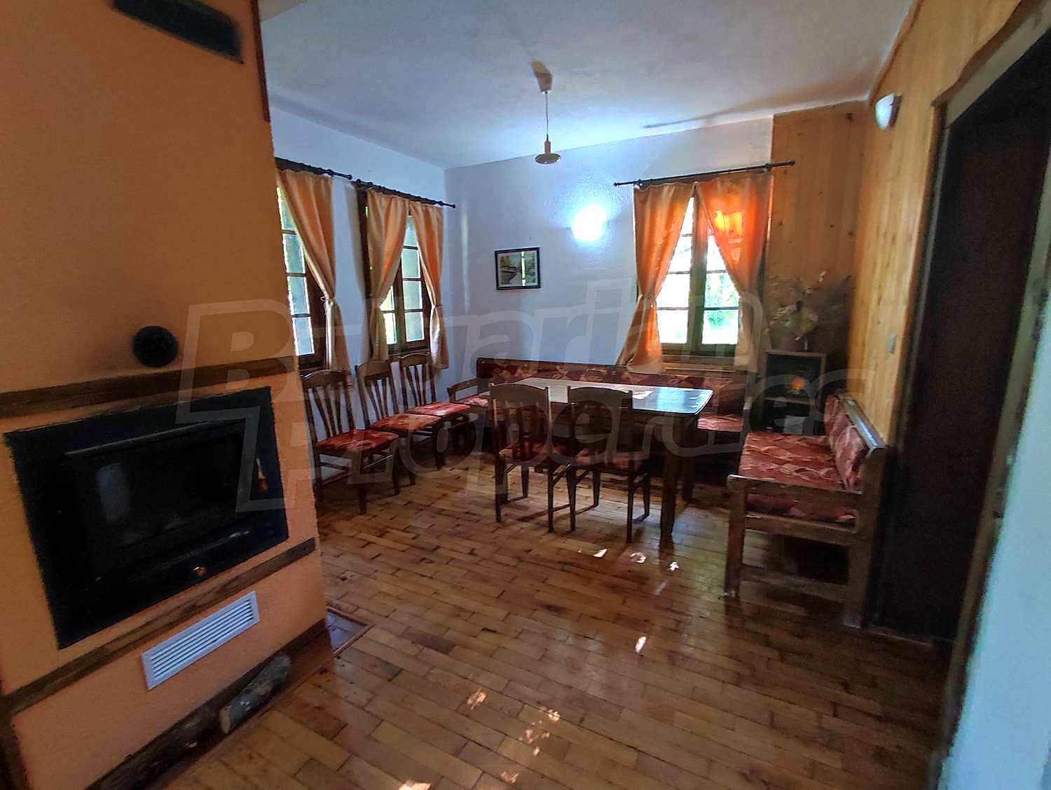 Gallery Picture 2
