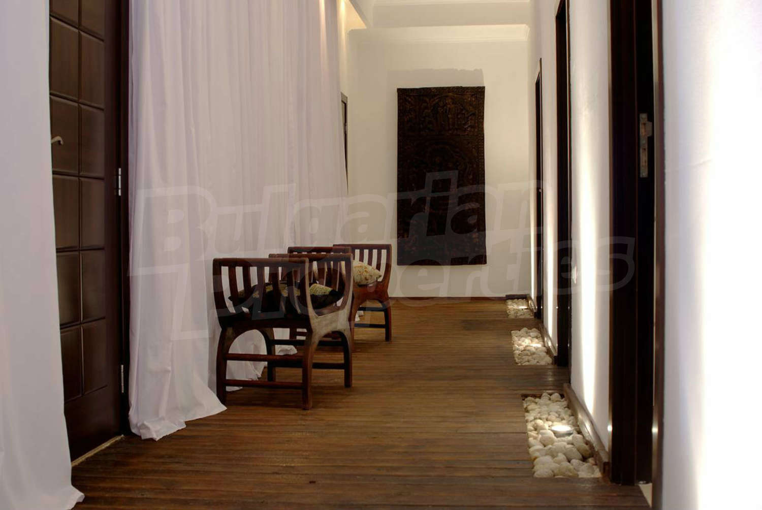 Gallery Picture 26