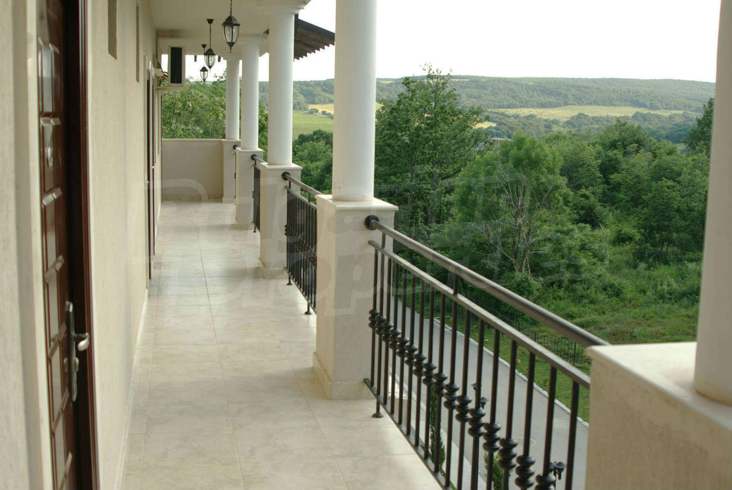 Gallery Picture 30