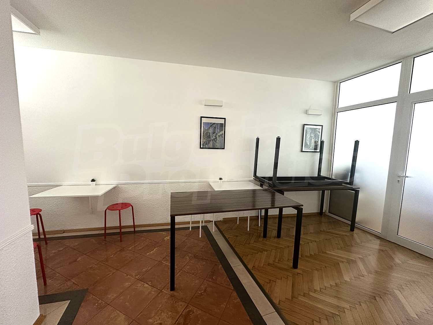 Gallery Picture 19