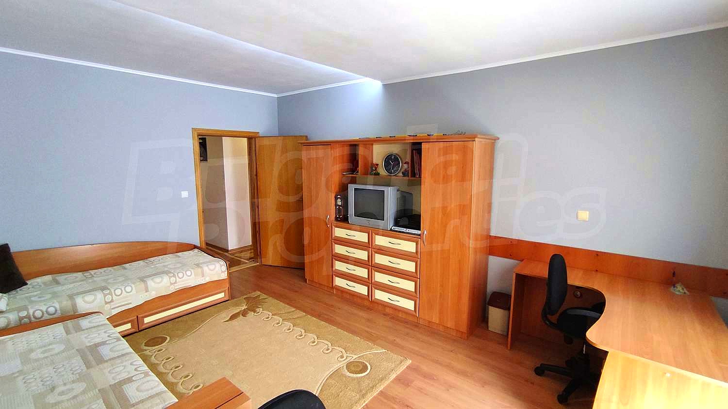 Gallery Picture 5