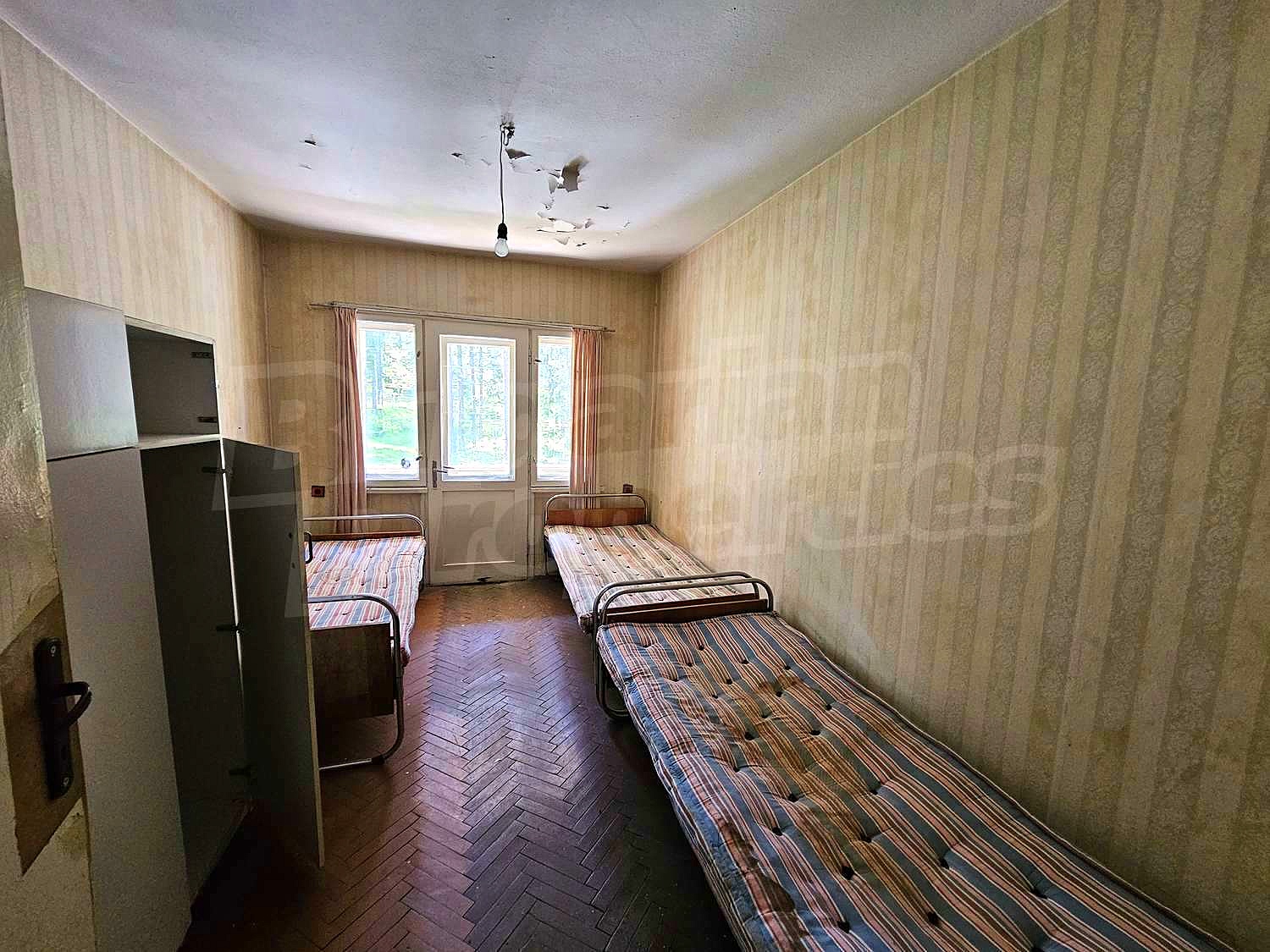 Gallery Picture 15