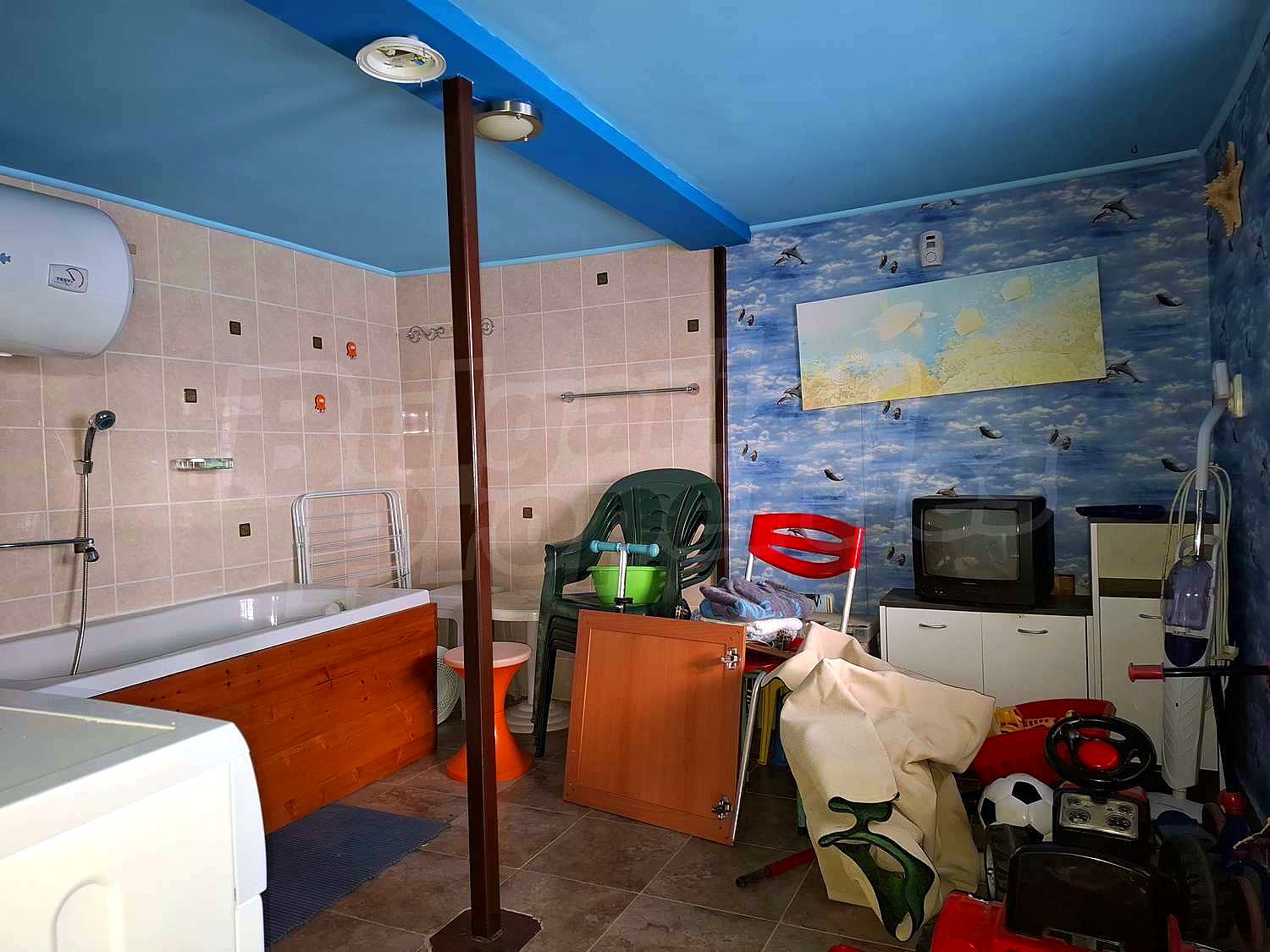 Gallery Picture 19
