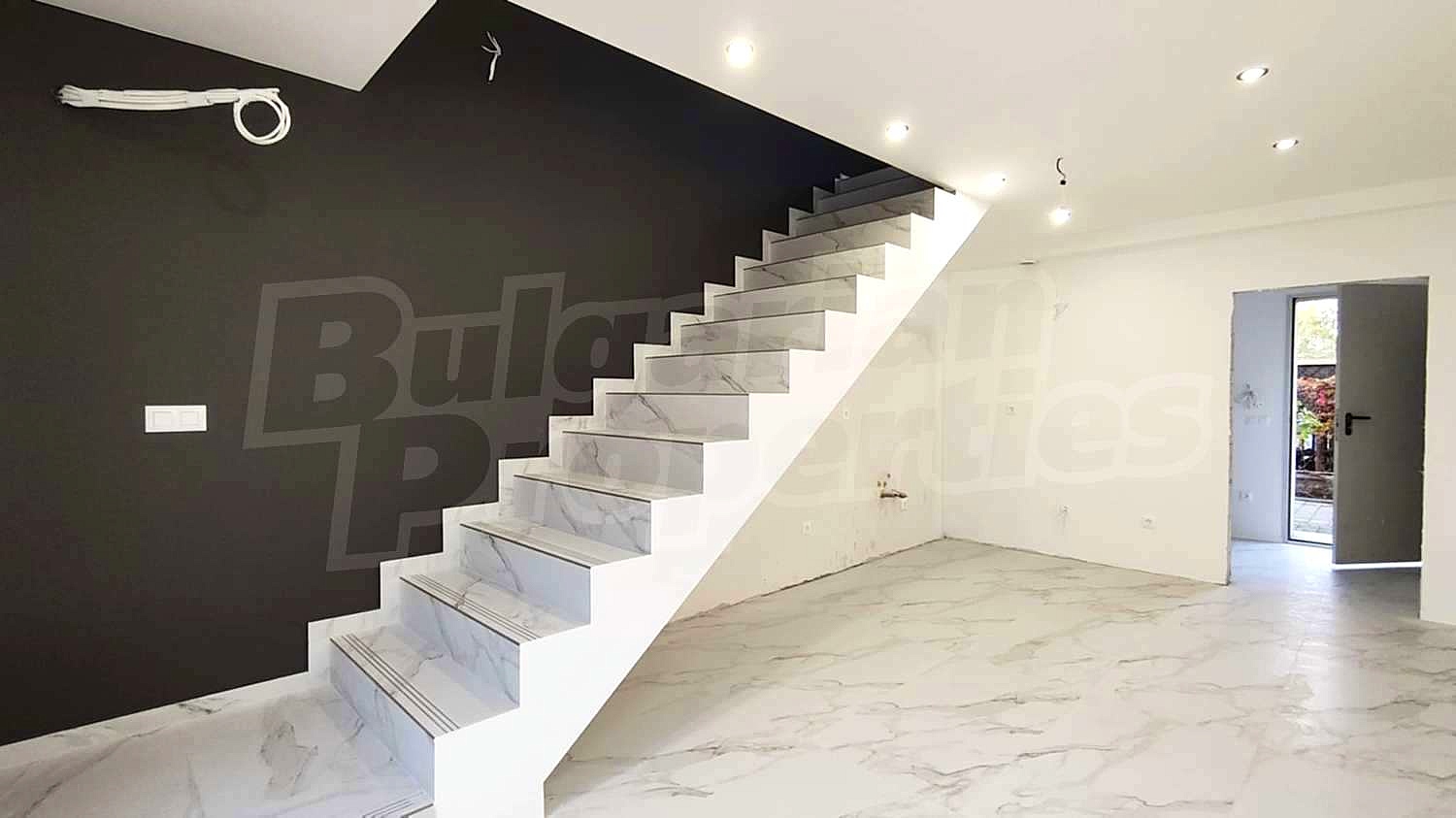Gallery Picture 5