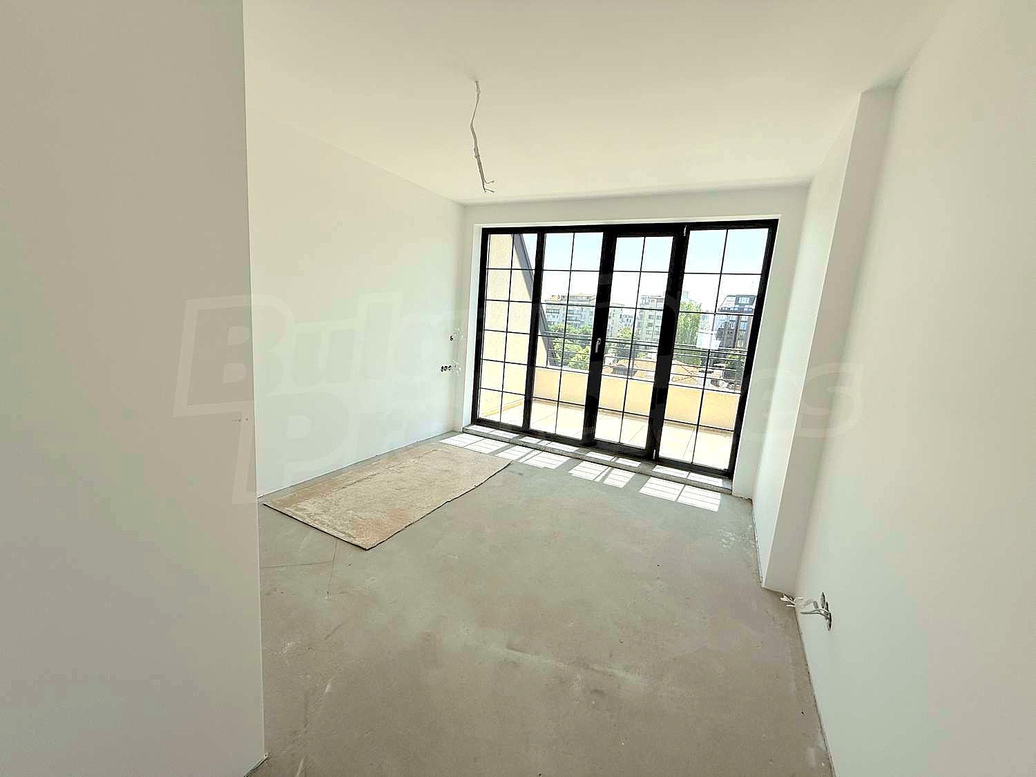 Gallery Picture 4