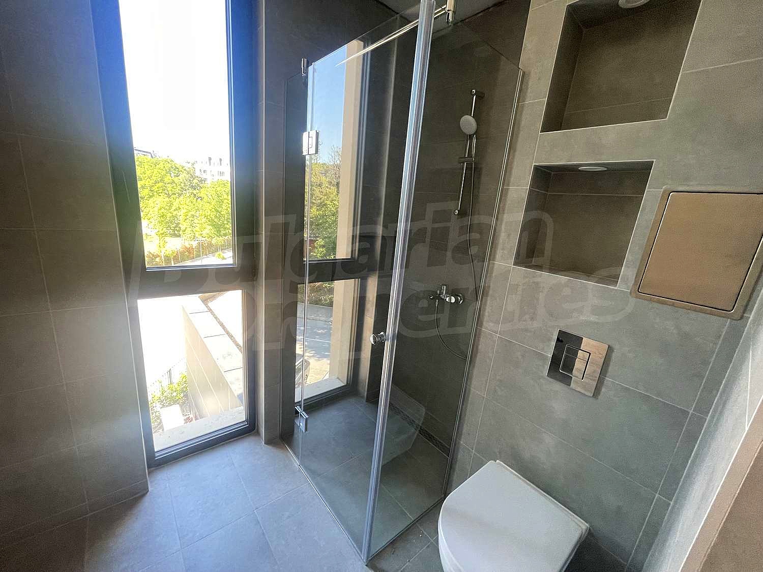 Gallery Picture 16