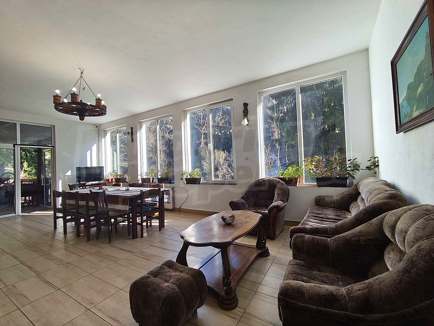 Gallery Picture 3