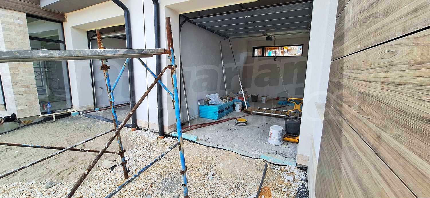 Gallery Picture 12