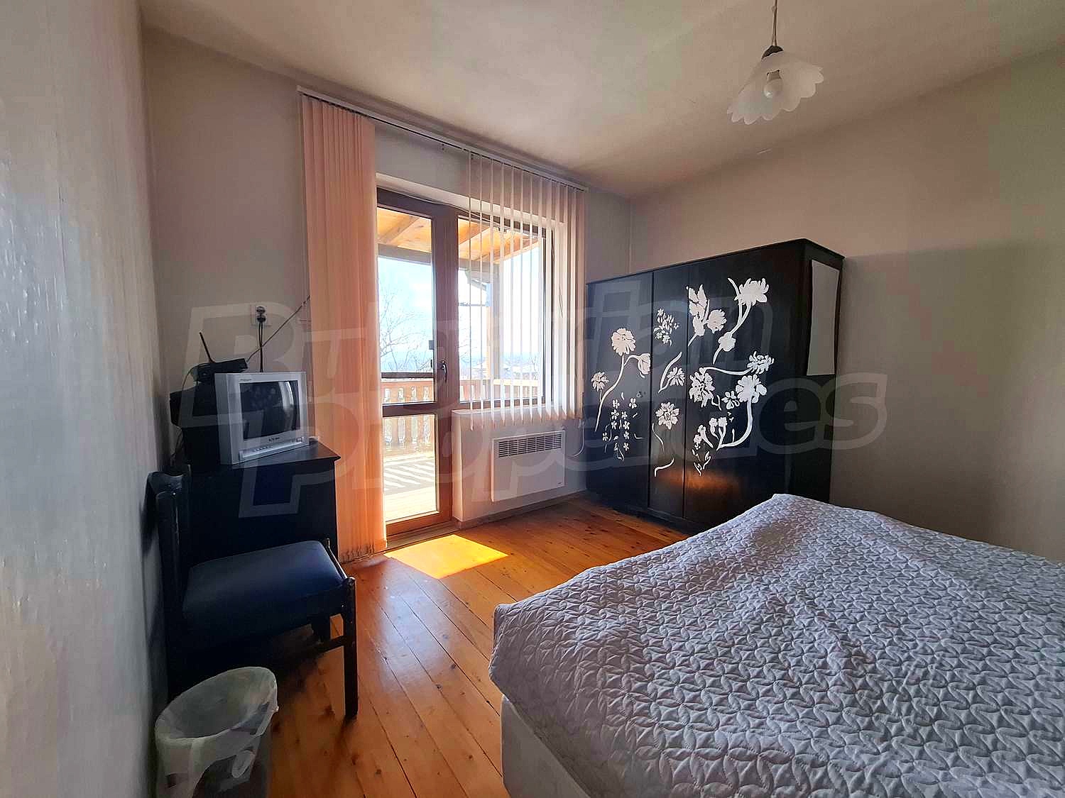 Gallery Picture 33