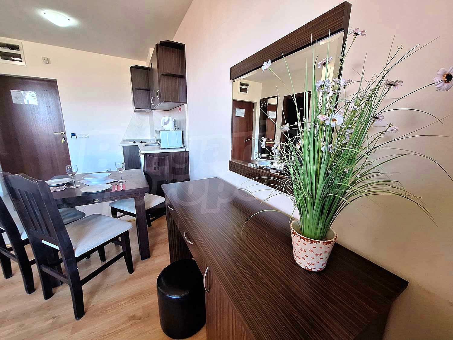 Gallery Picture 3