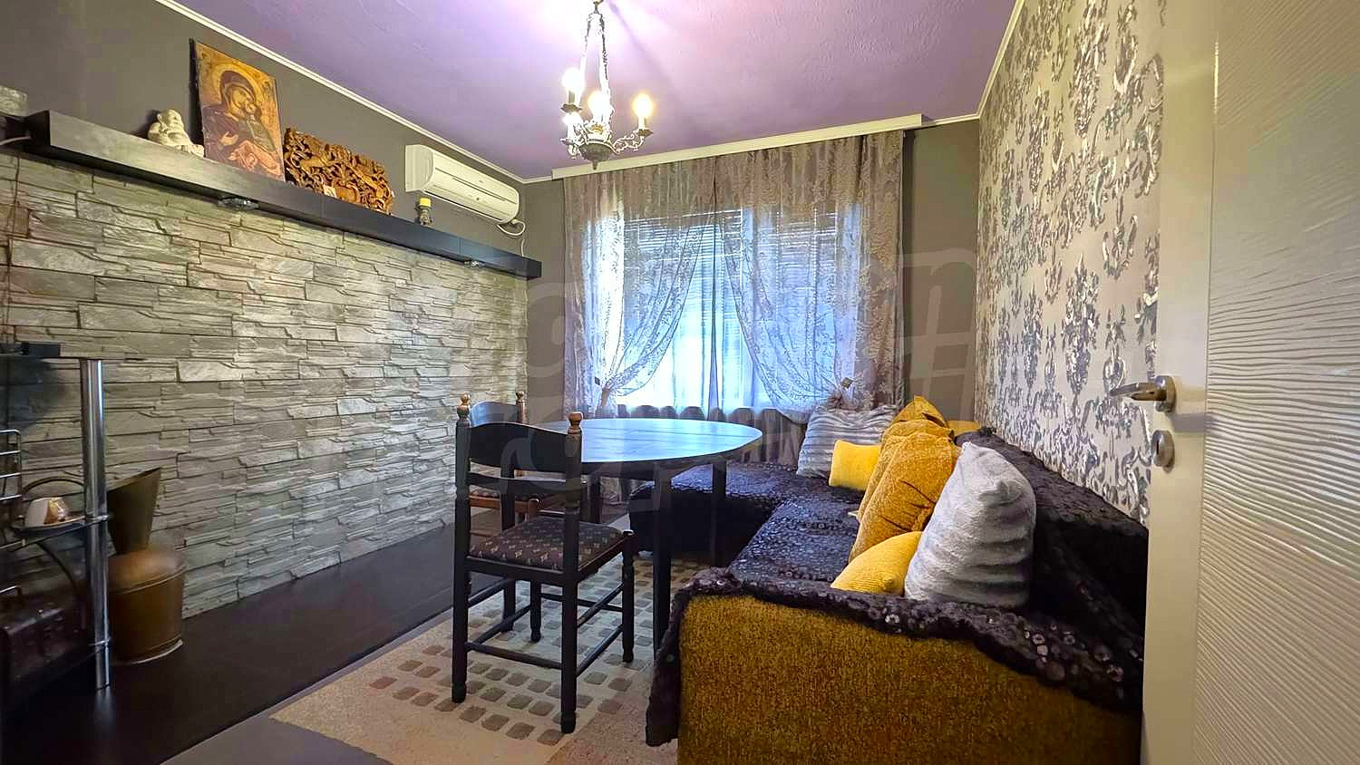 Gallery Picture 4
