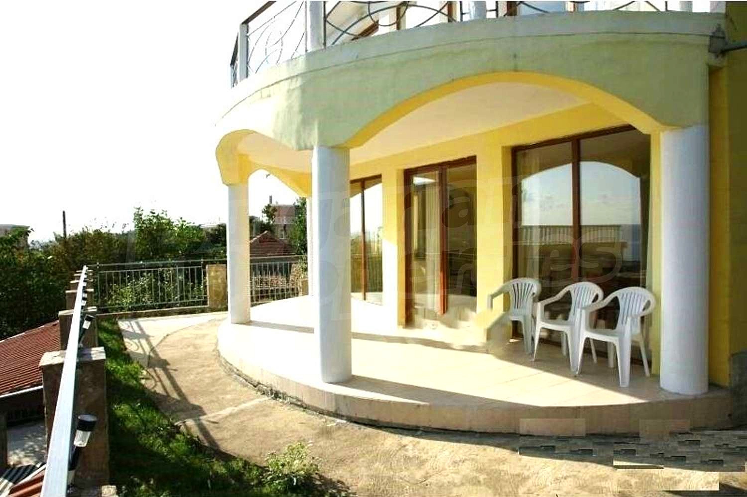 Gallery Picture 3