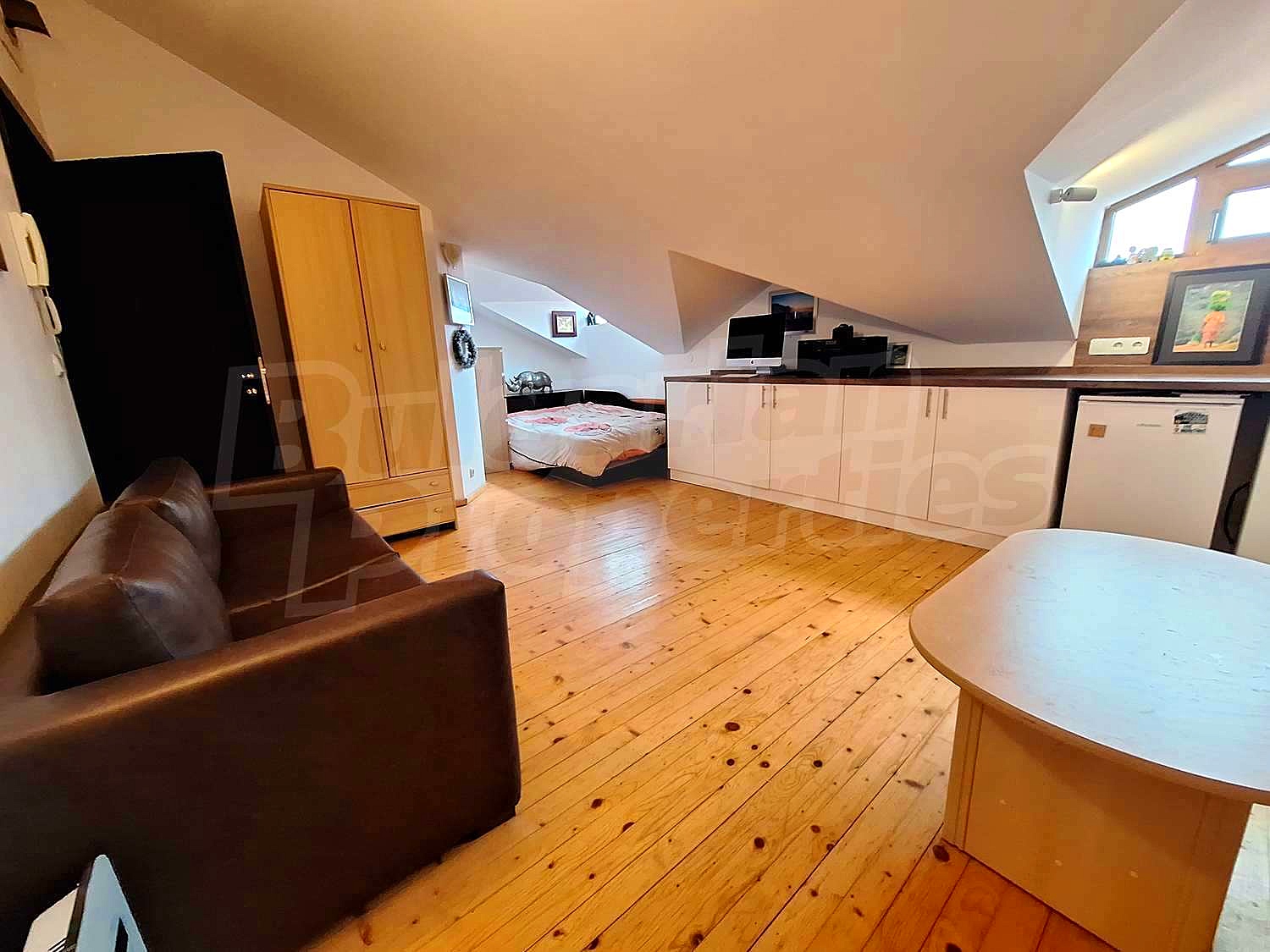 Gallery Picture 8