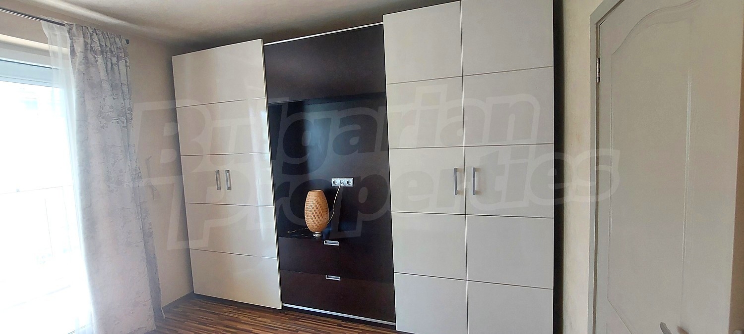 Gallery Picture 9