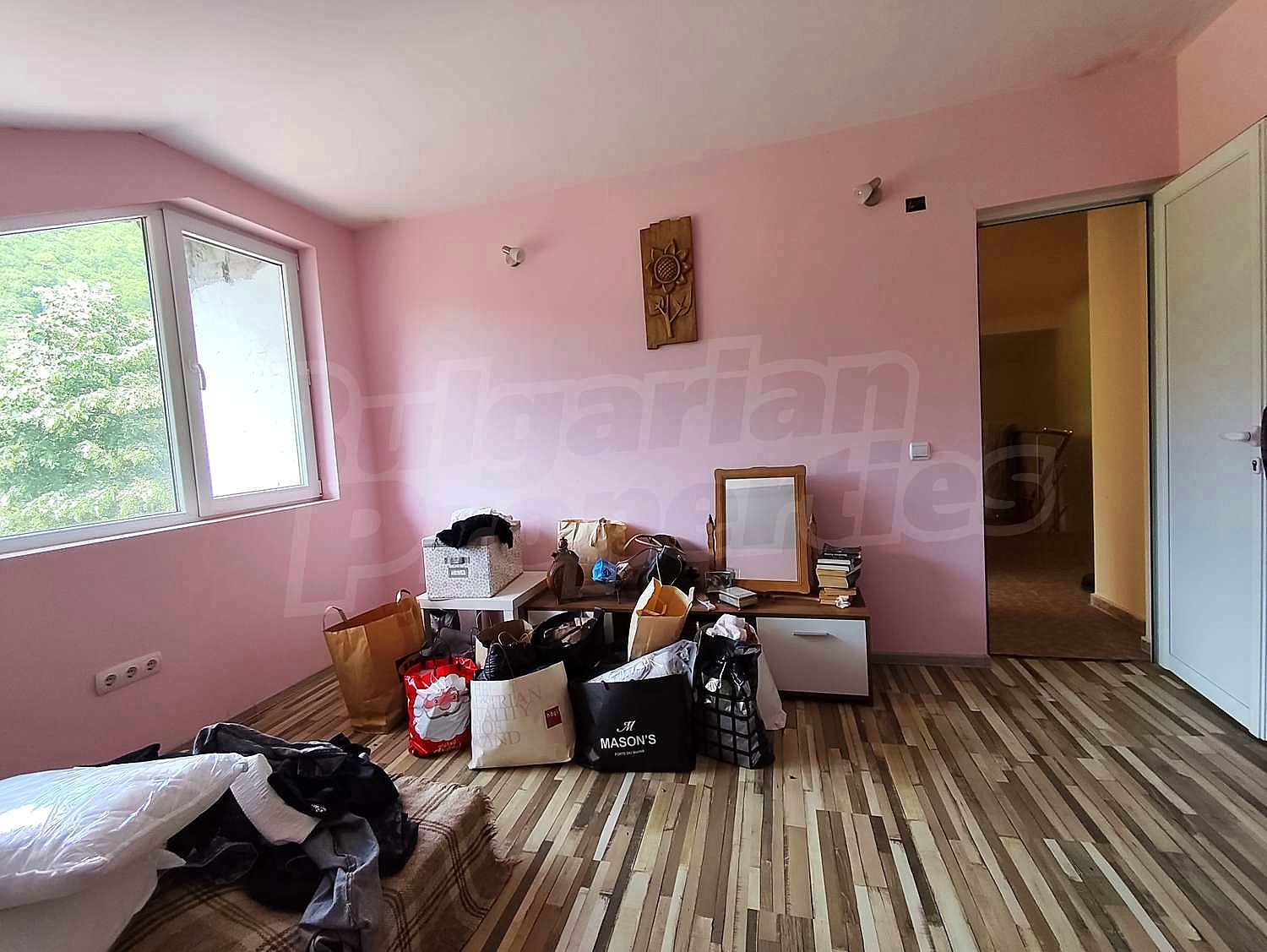 Gallery Picture 25