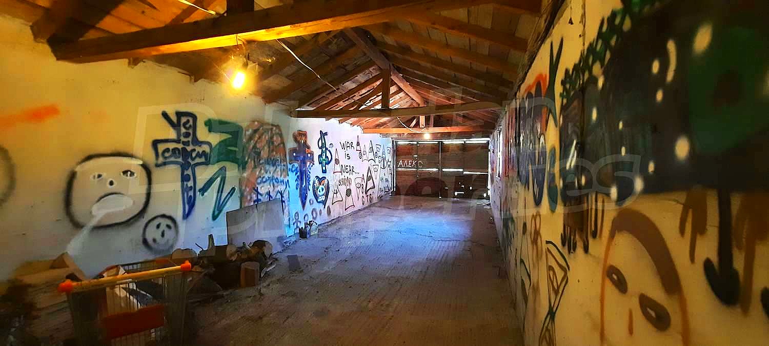 Gallery Picture 33