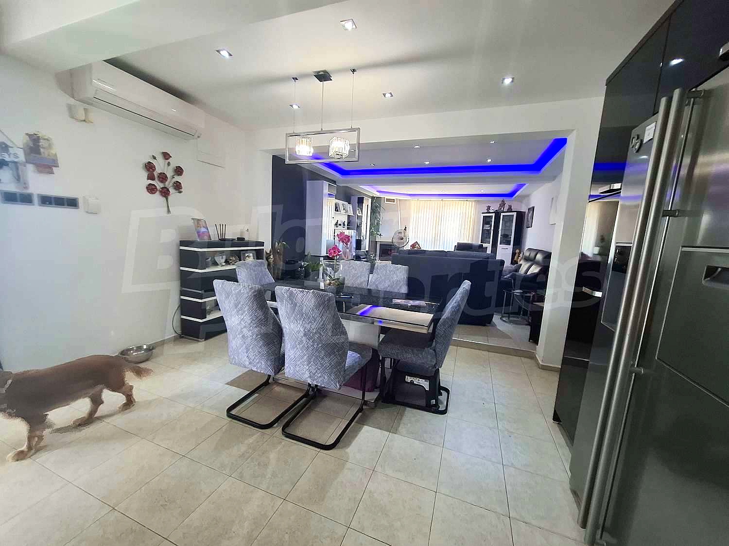 Gallery Picture 5