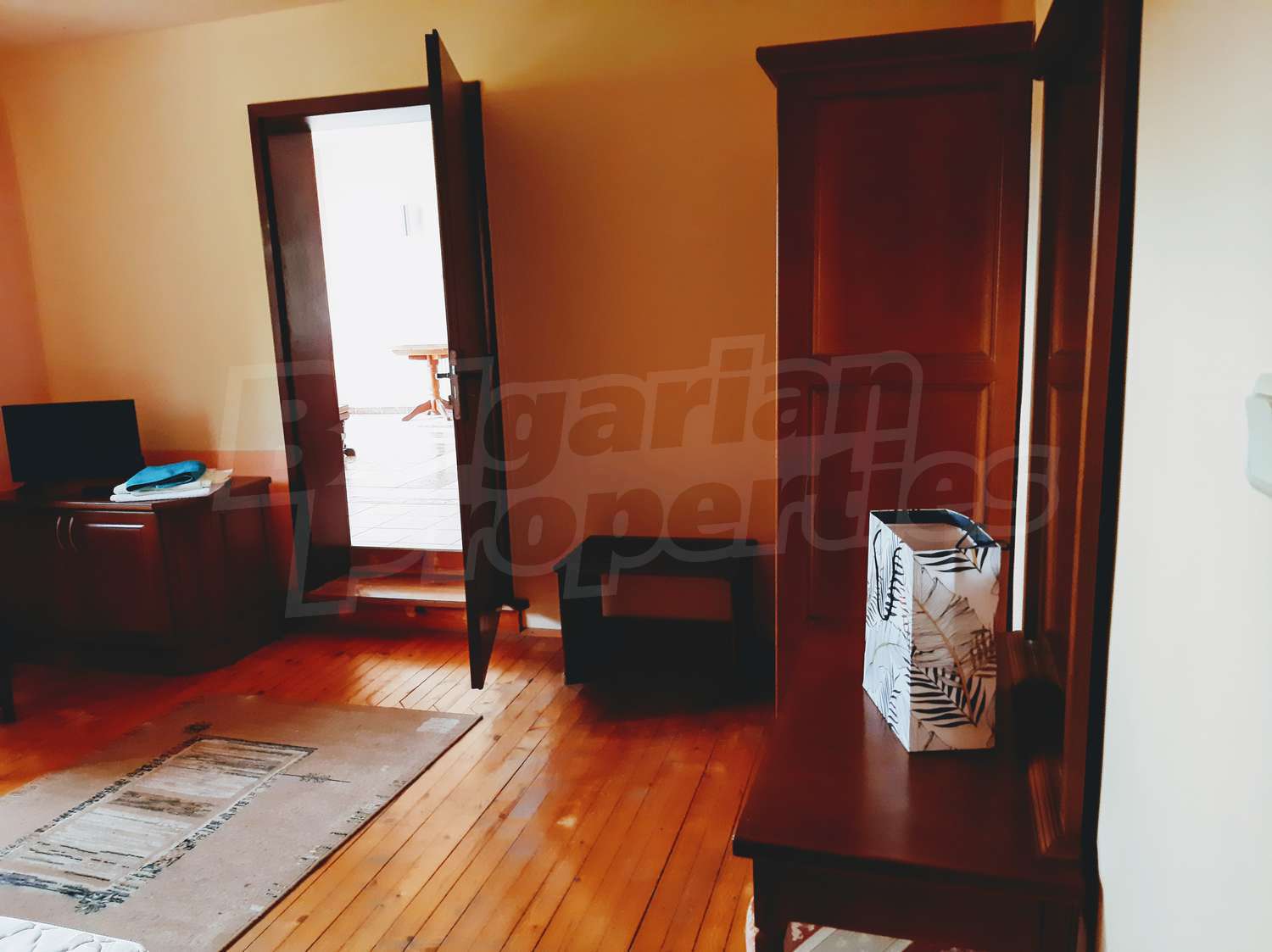 Gallery Picture 53