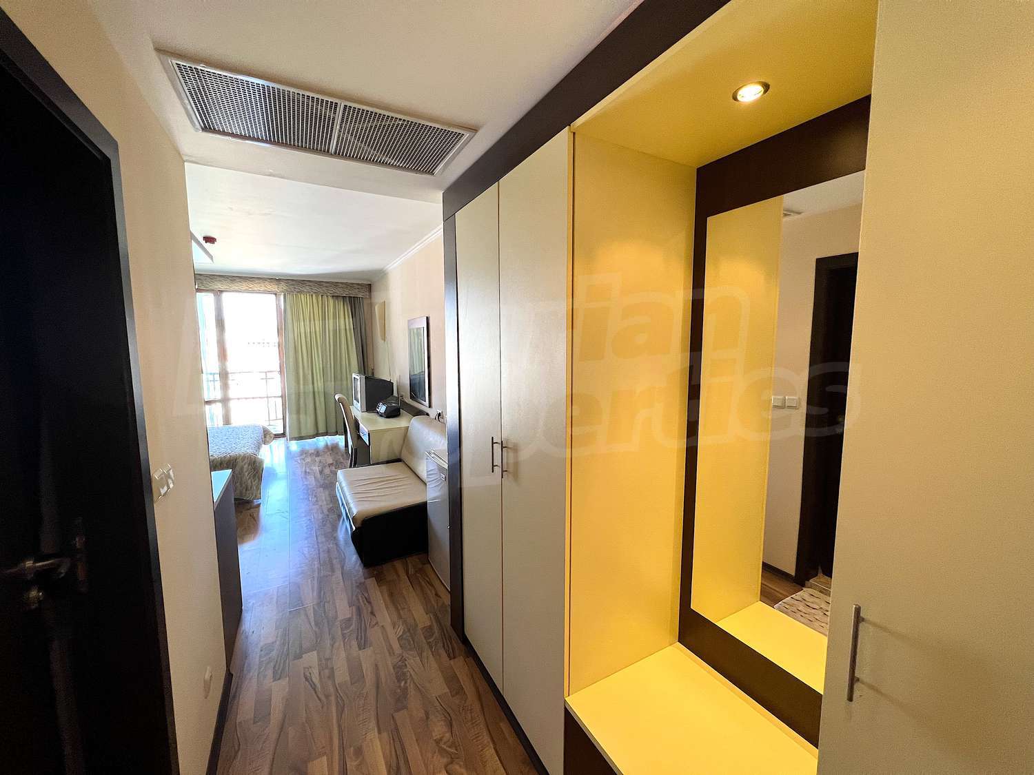 Gallery Picture 10