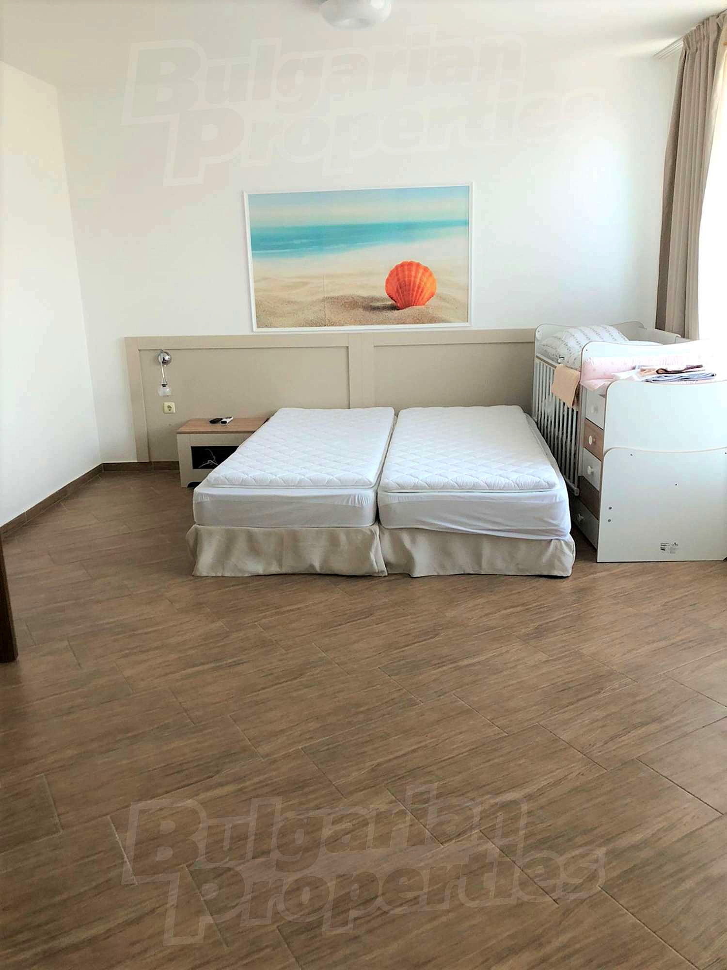 Gallery Picture 12