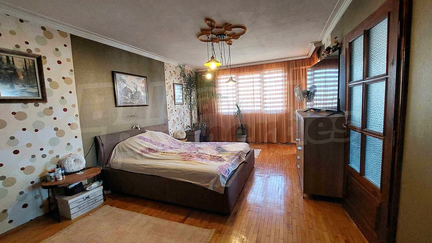Gallery Picture 14