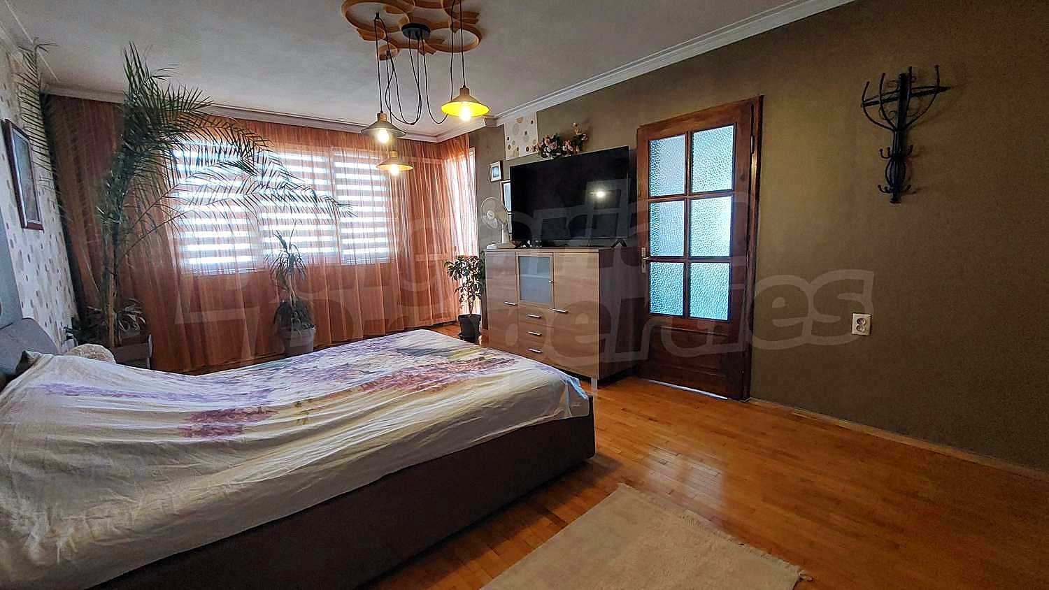 Gallery Picture 8