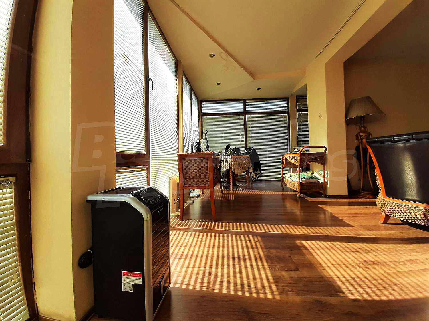 Gallery Picture 24