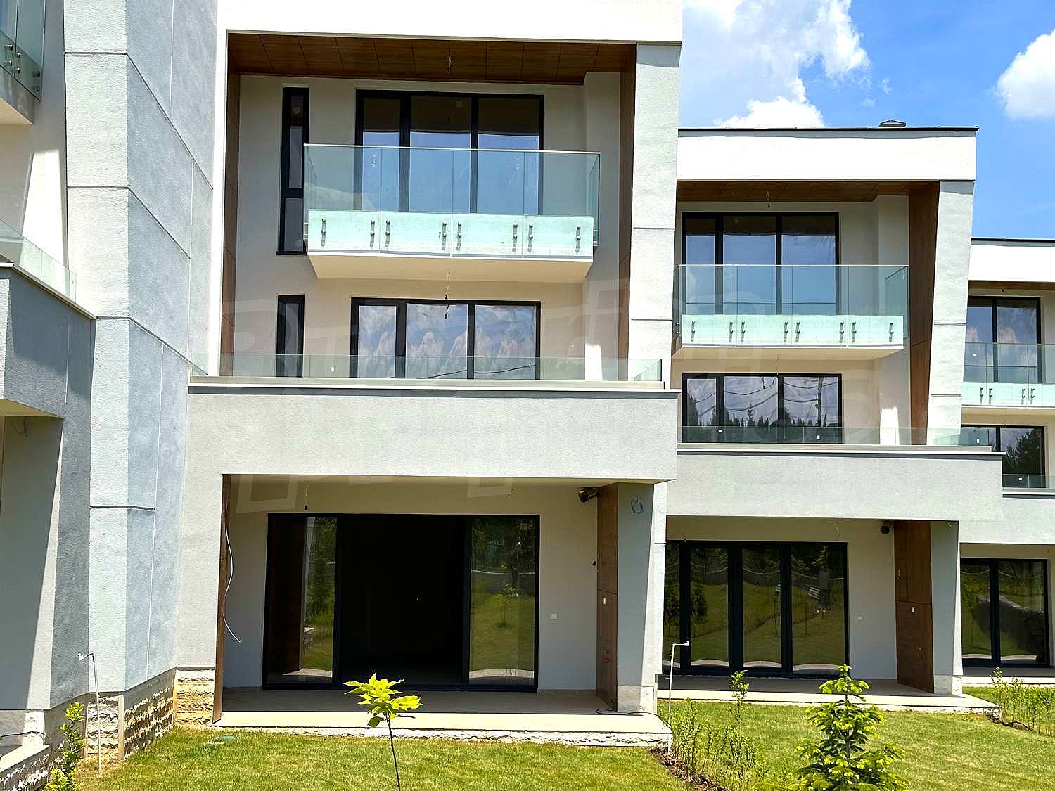 Gallery Picture 10