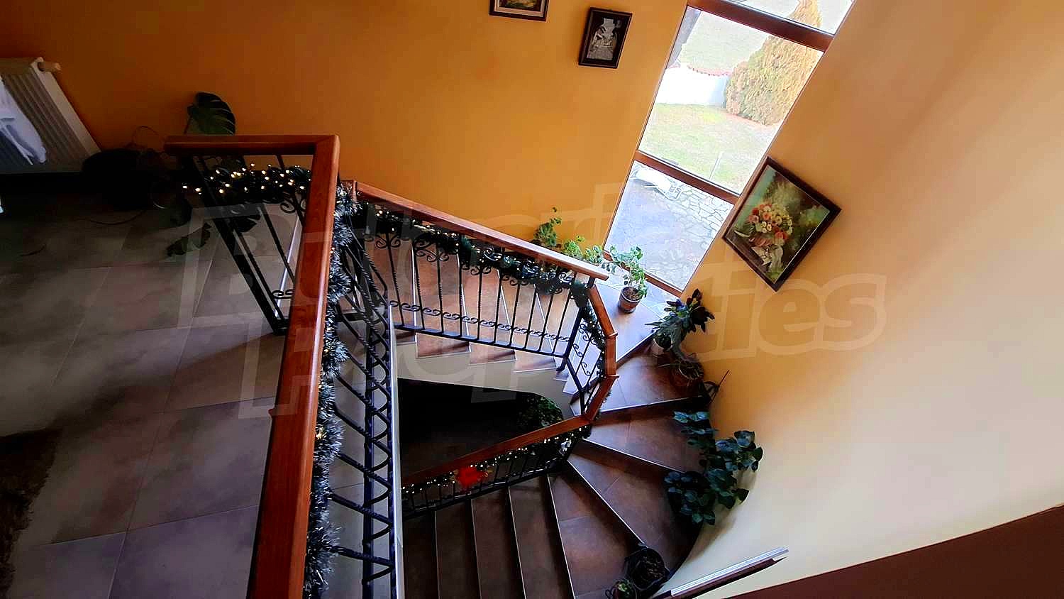 Gallery Picture 4