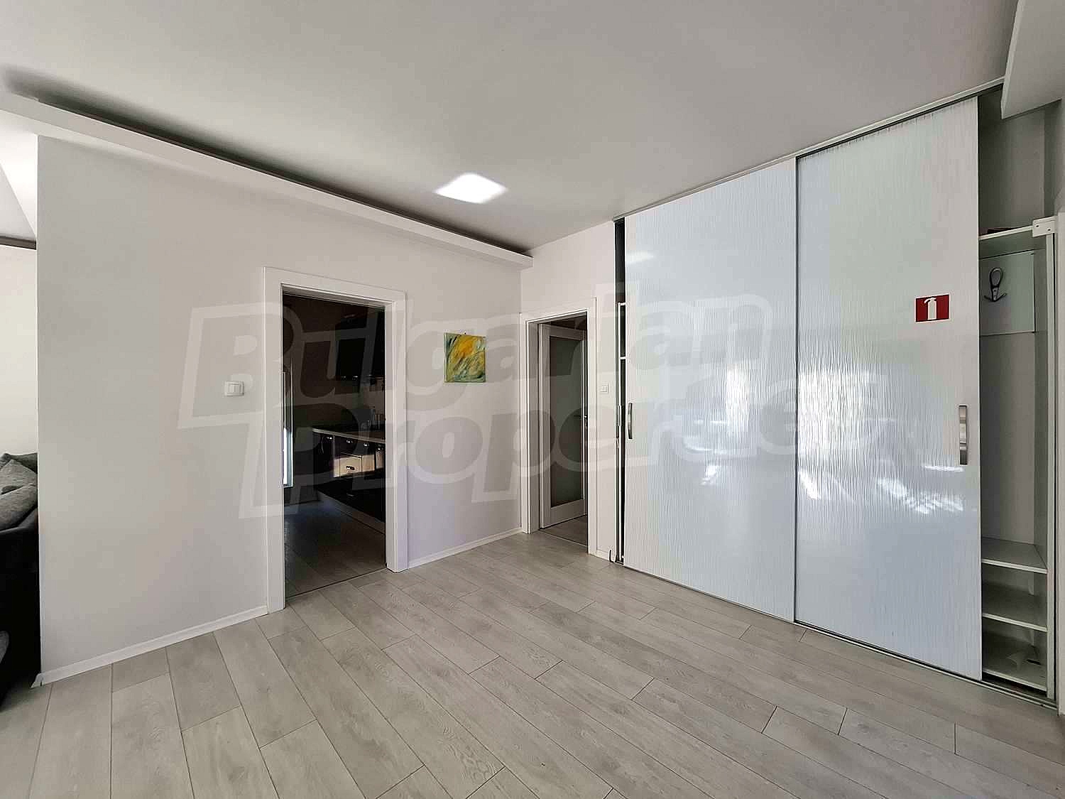 Gallery Picture 15