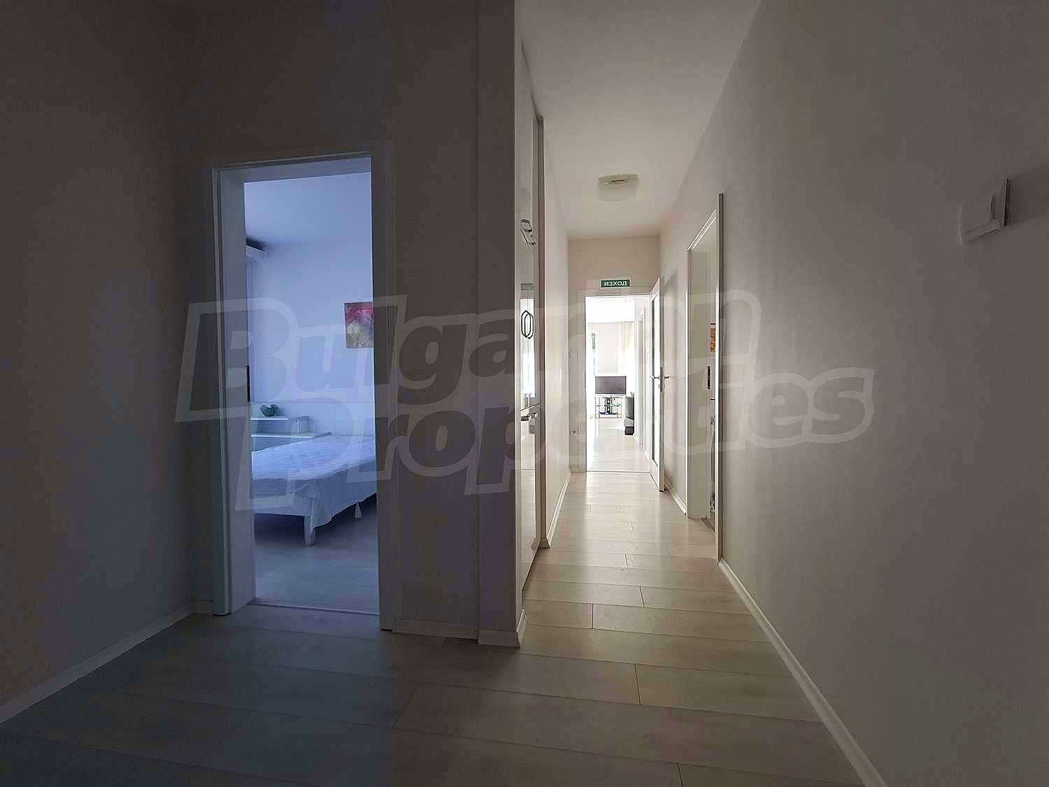 Gallery Picture 32