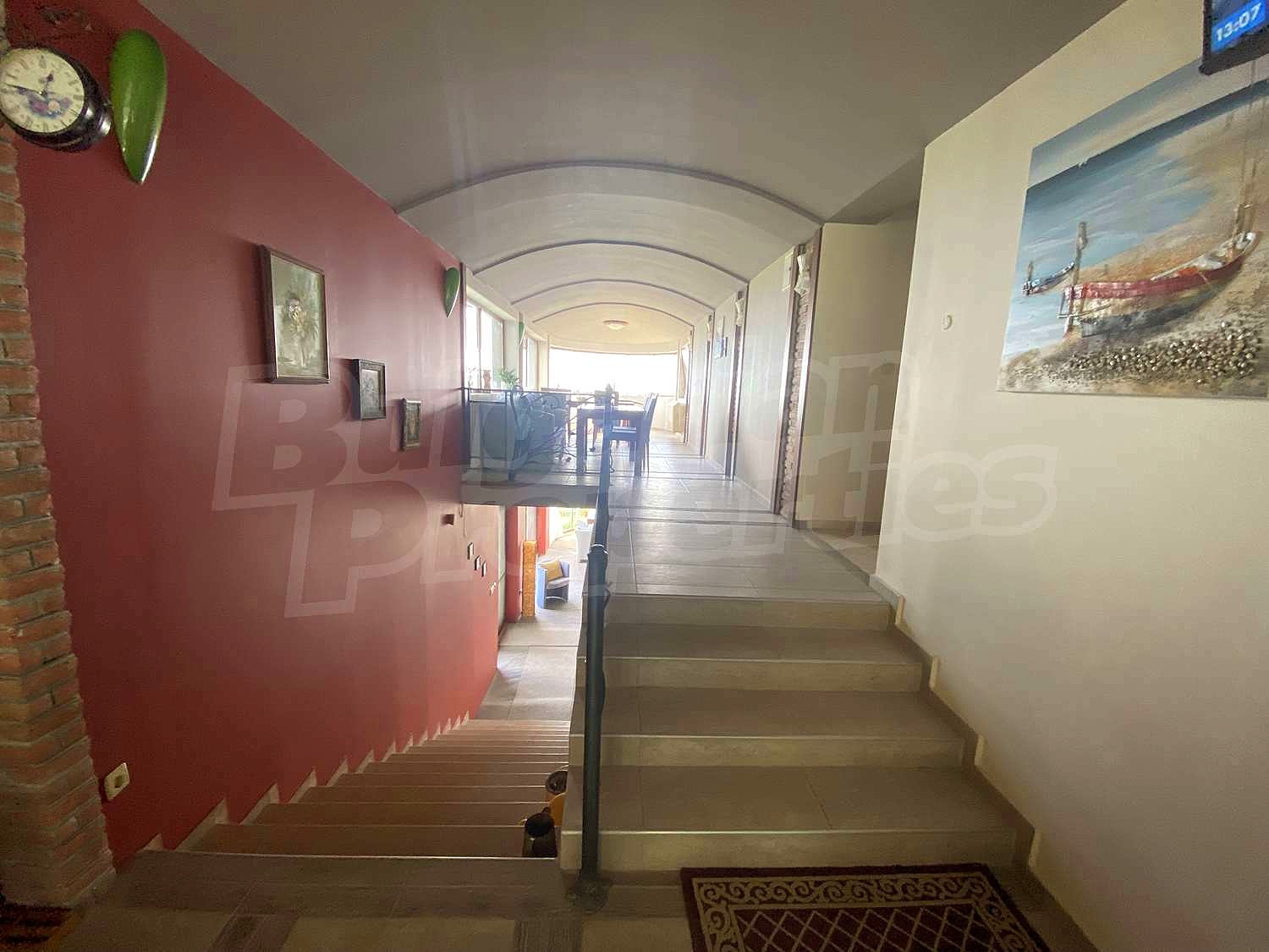 Gallery Picture 18