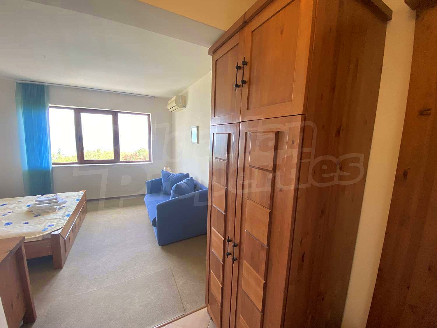 Gallery Picture 33