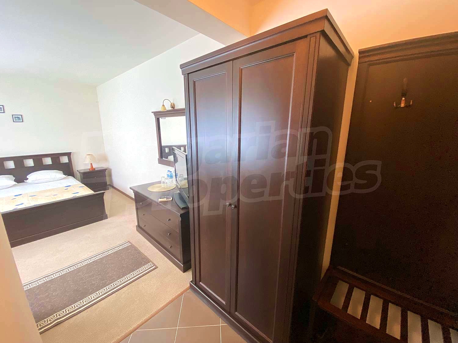 Gallery Picture 36