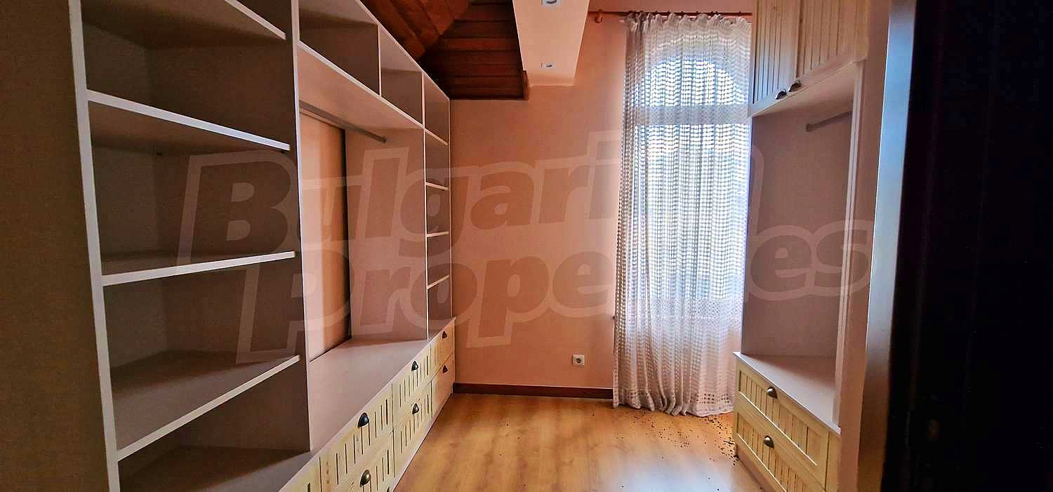 Gallery Picture 15