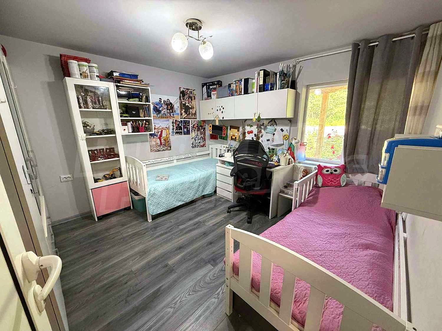 Gallery Picture 3