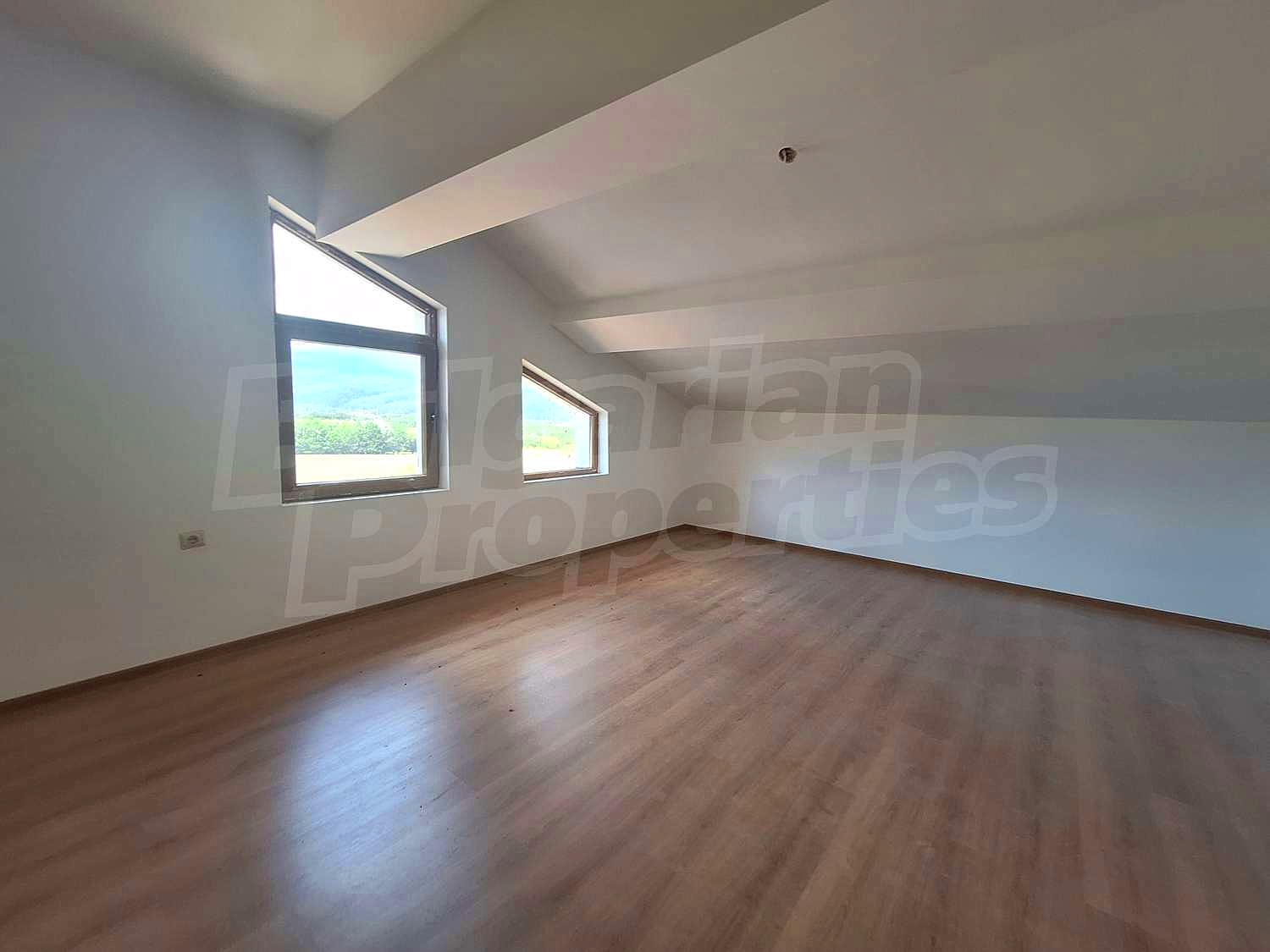 Gallery Picture 4