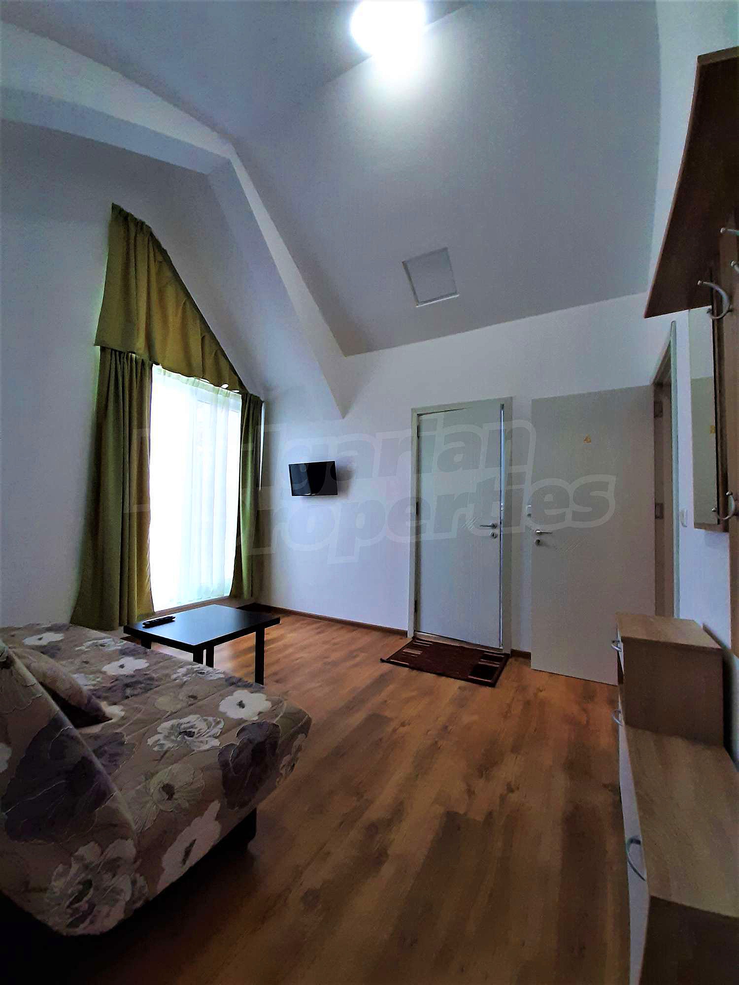 Gallery Picture 28