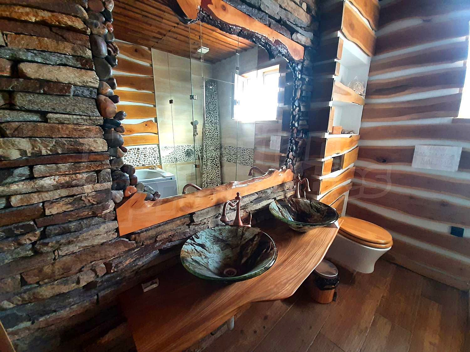 Gallery Picture 28