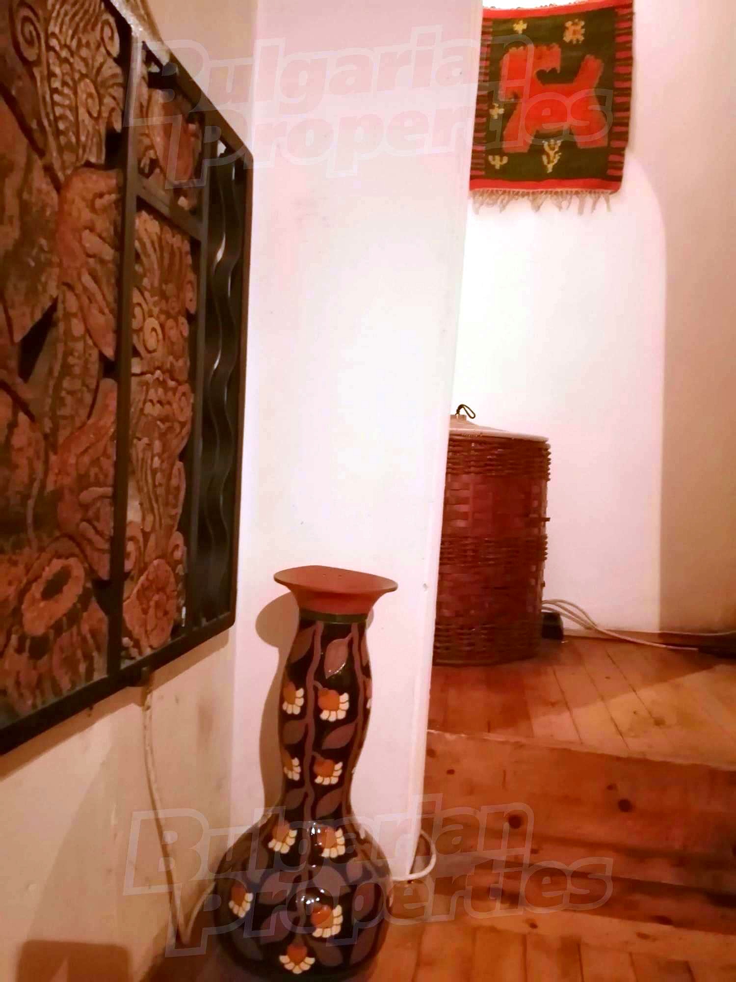 Gallery Picture 12