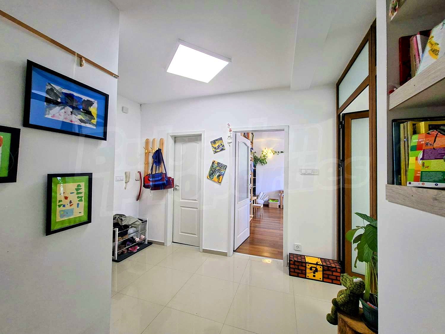 Gallery Picture 2