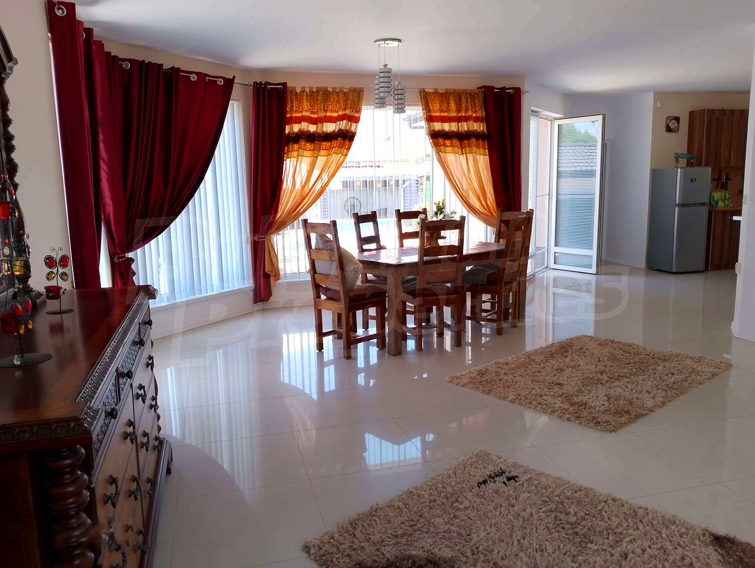Gallery Picture 2