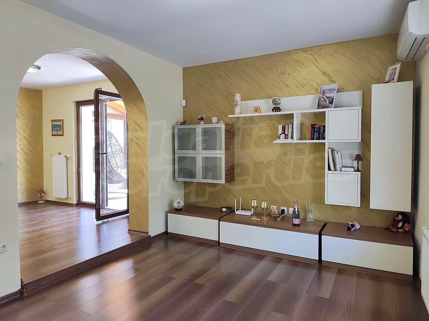 Gallery Picture 2