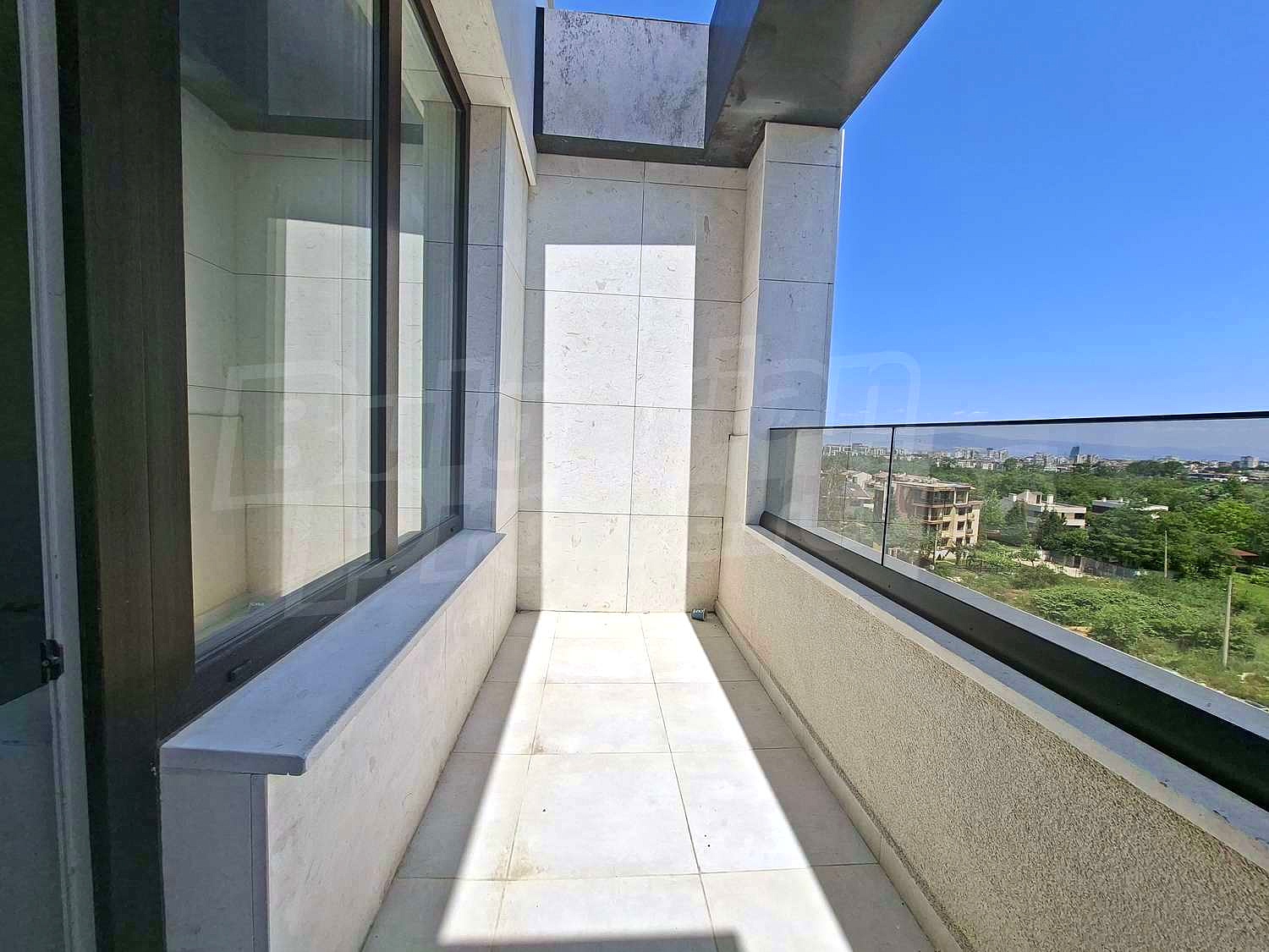 Gallery Picture 14