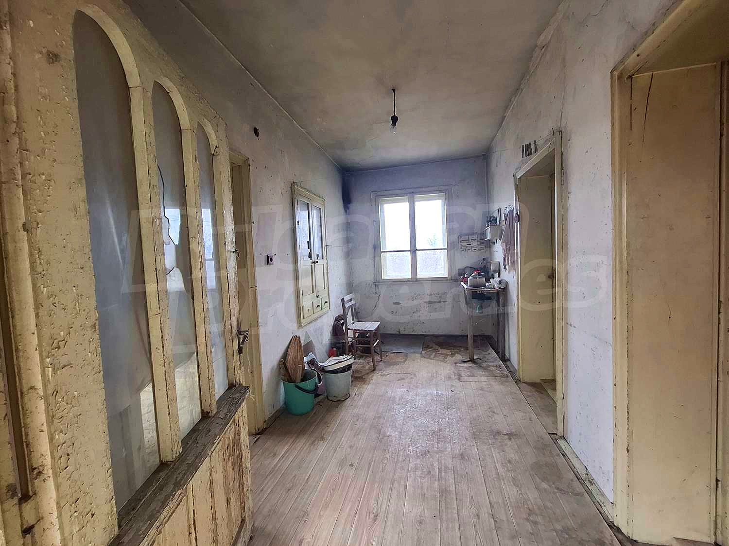 Gallery Picture 15